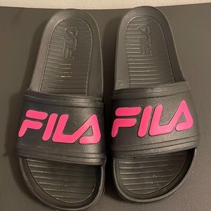 Fila slide sandals size M-8